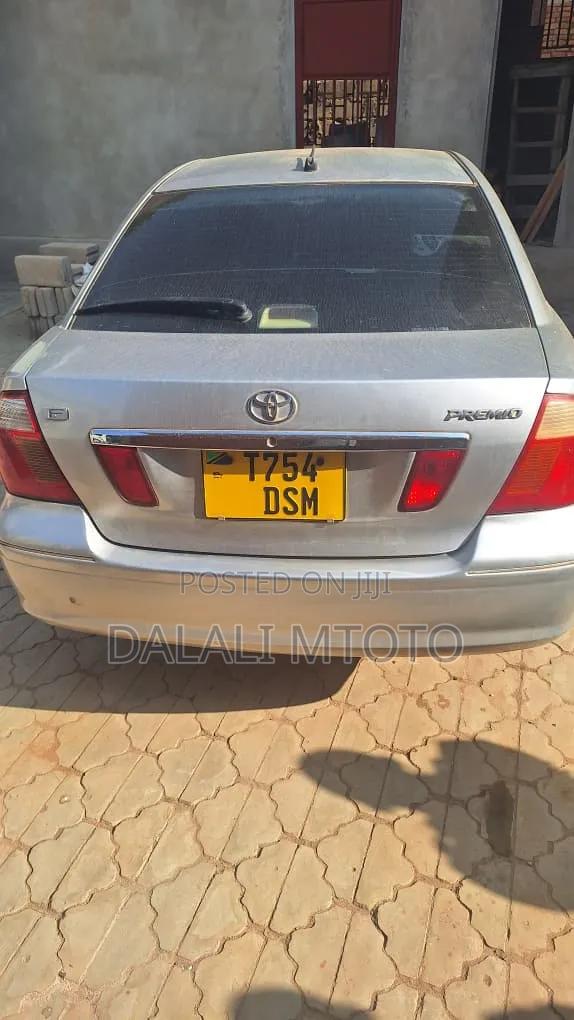 Toyota Premio 2015 Silver