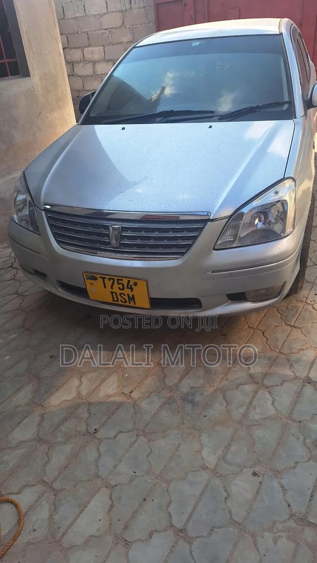 Toyota Premio 2015 Silver