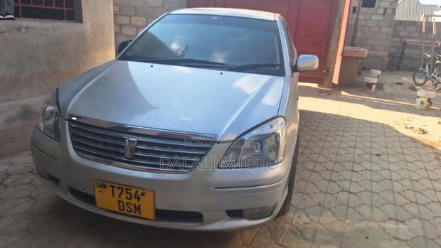 Toyota Premio 2015 Silver