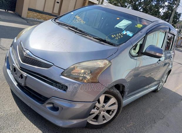 Toyota Ractis 2007 Blue