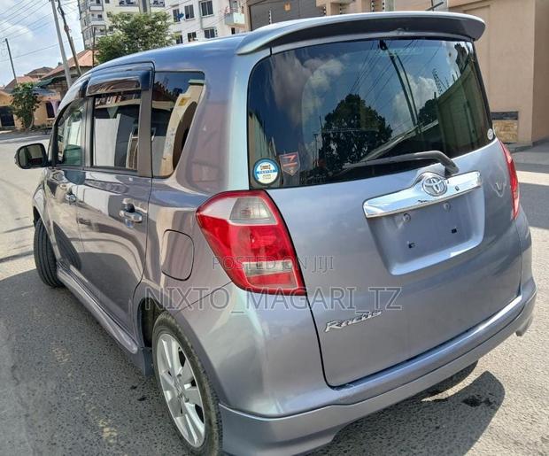 Toyota Ractis 2007 Blue