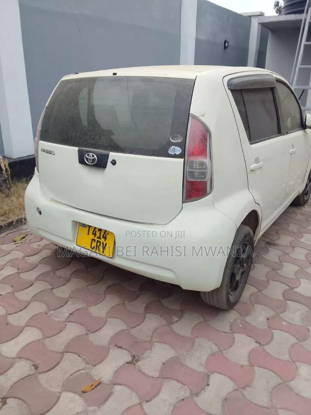 Toyota Passo 2004 White