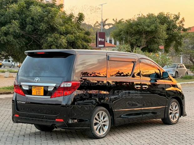 Toyota Alphard 2009 Black
