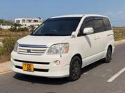 Toyota Noah 2006 Off white for sale
