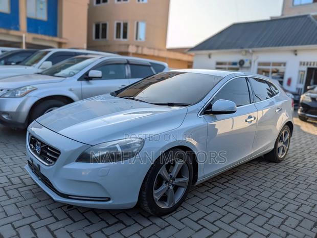 Volvo V40 2016