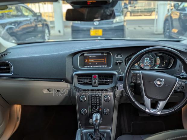 Volvo V40 2016
