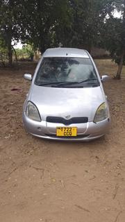 Toyota Vitz 2000 Silver for sale