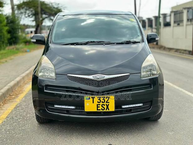 Toyota Ractis 2006 Black