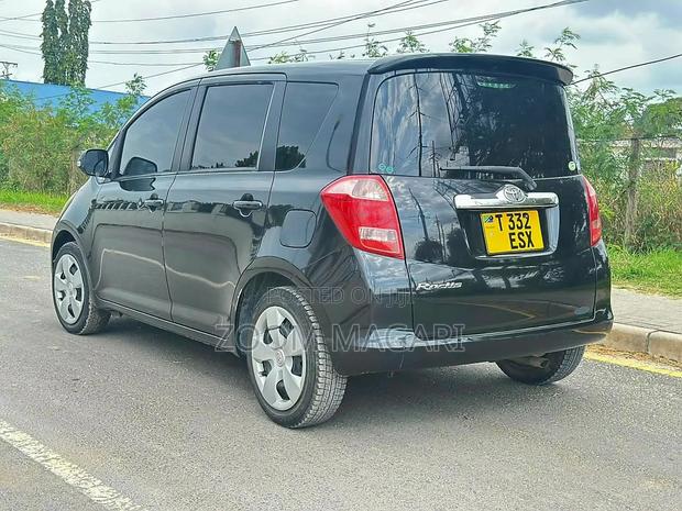 Toyota Ractis 2006 Black