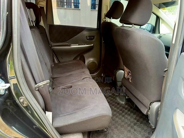 Toyota Ractis 2006 Black