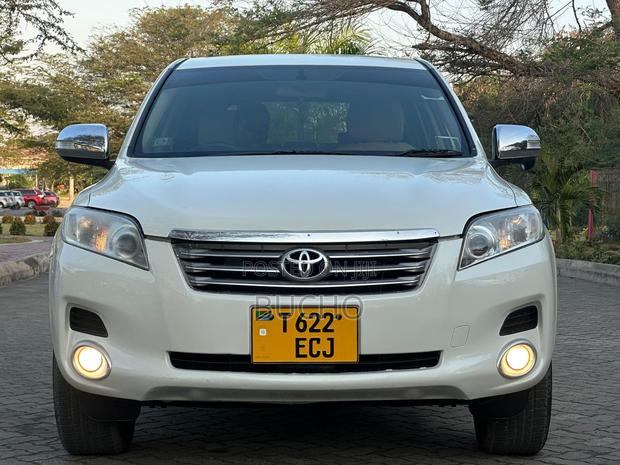 Toyota Vanguard 2009 White