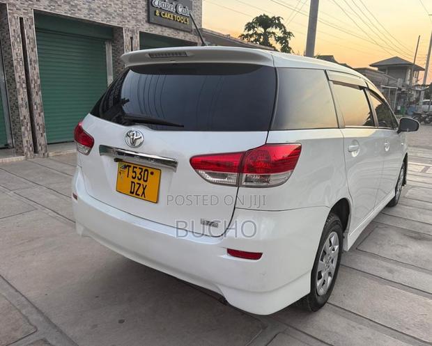 Toyota Wish 2011 White