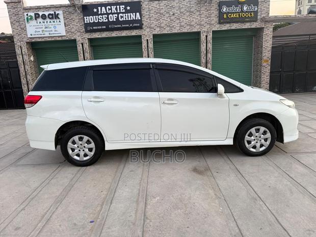 Toyota Wish 2011 White