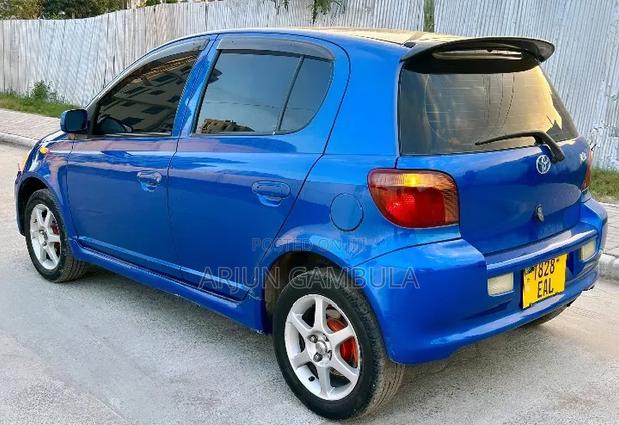 Toyota Vitz 2015 Blue