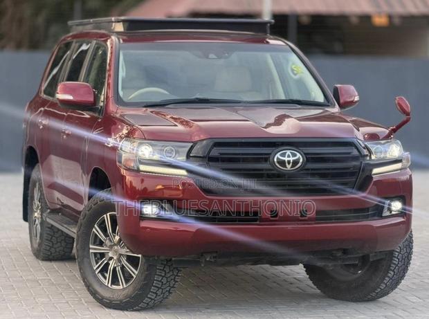 Toyota Land Cruiser 2017 Maroon