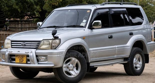 Toyota Land Cruiser Prado 2.7 16V 5dr 2000 Silver