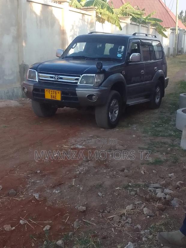 Toyota Land Cruiser Prado 2000 Black