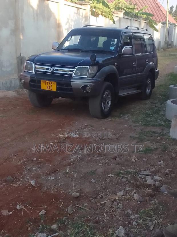Toyota Land Cruiser Prado 2000 Black