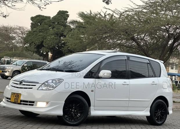 Toyota Corolla Spacio 2004 White