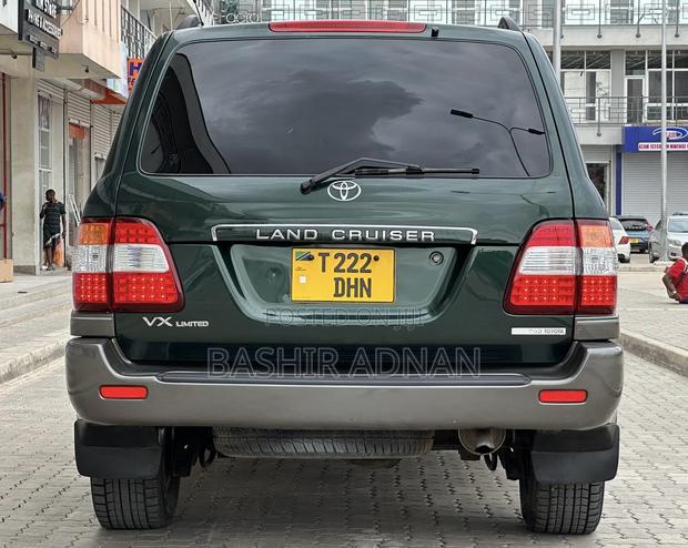 Toyota Land Cruiser 100 VX 4.7 V8 2005 Green