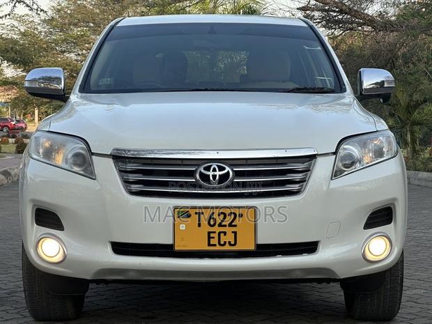 Toyota Vanguard 2009 White