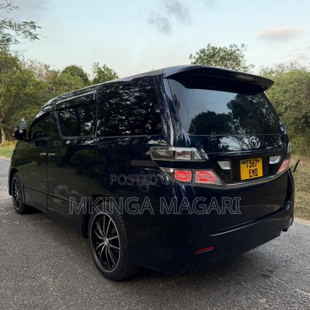 Toyota Vellfire 2011 Black