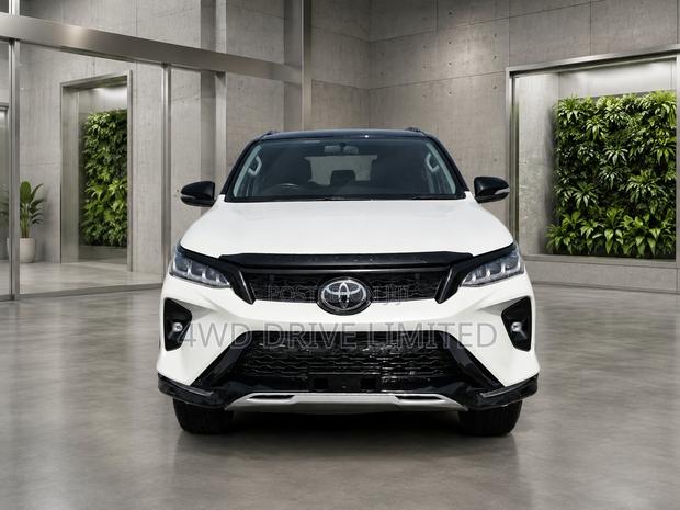 Toyota Fortuner 2025 White