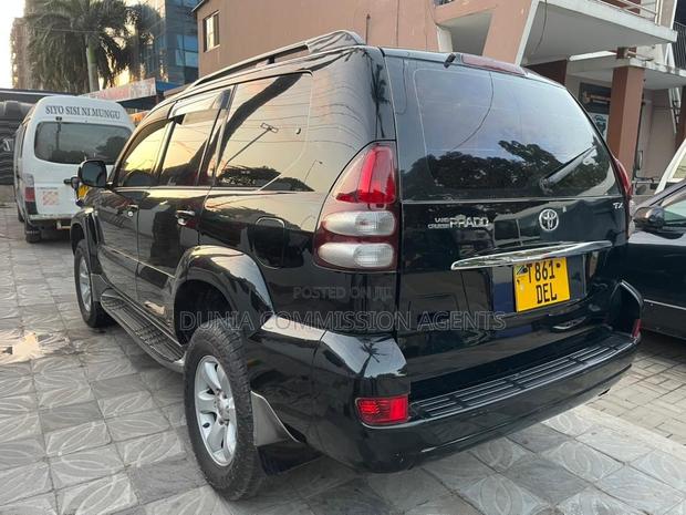 Toyota Land Cruiser Prado 2005 Black