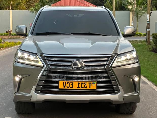 Lexus LX 2022 Gray