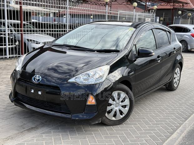 Toyota Aqua 2013 Black