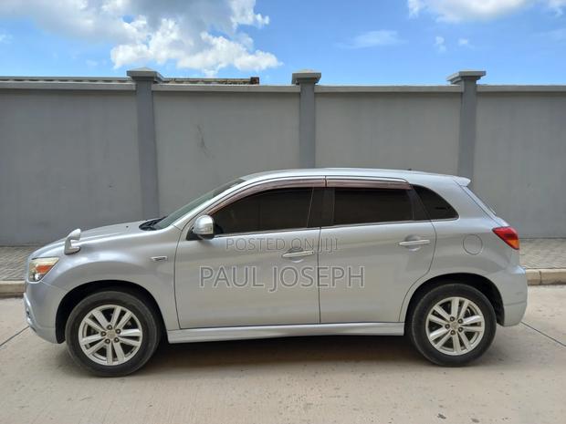 Mitsubishi RVR 2010 Silver