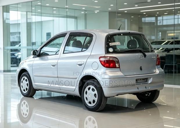Toyota Vitz 2000