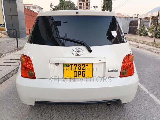 Toyota IST 2005 White