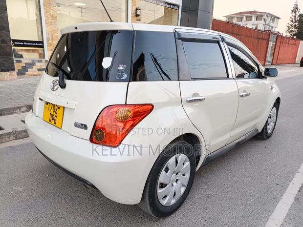 Toyota IST 2005 White