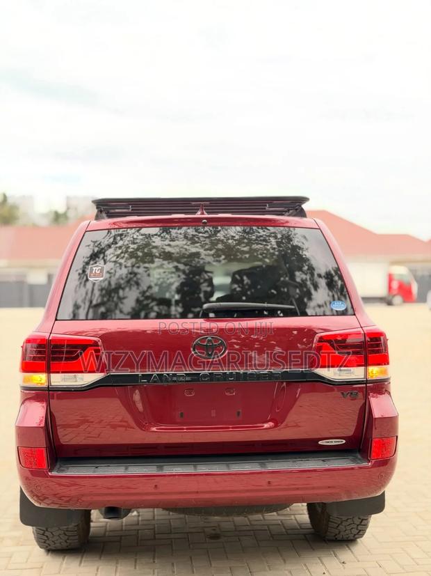Toyota Land Cruiser 2018 Maroon