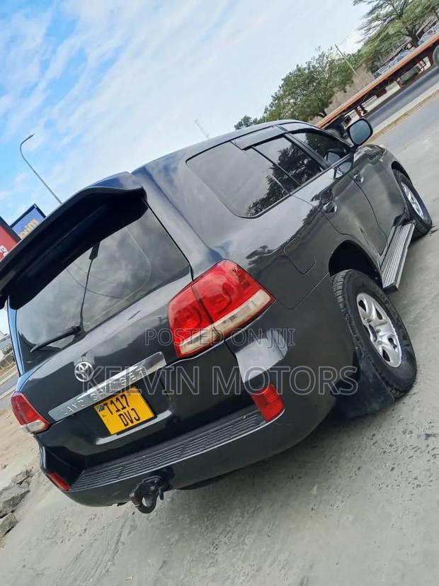 Toyota Land Cruiser 2008 Gray