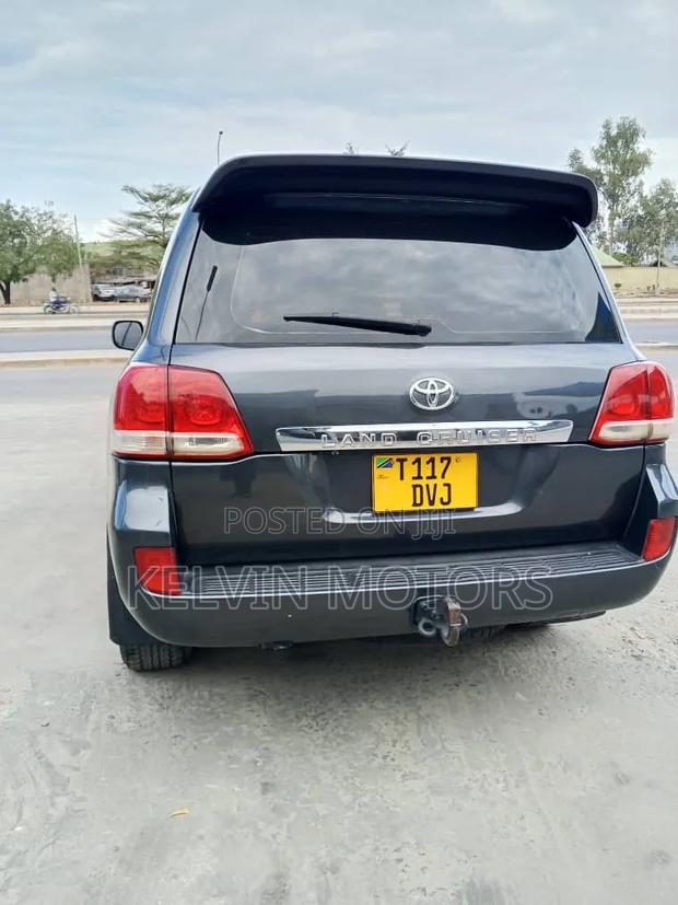 Toyota Land Cruiser 2008 Gray