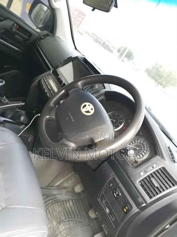 Toyota Land Cruiser 2008 Gray