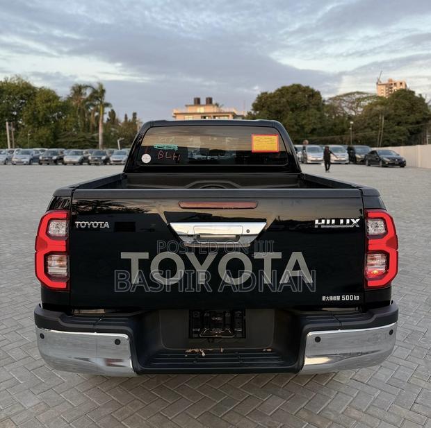 Toyota Hilux Revo Double Cab Deisel 2.8 AWD 2022 Black