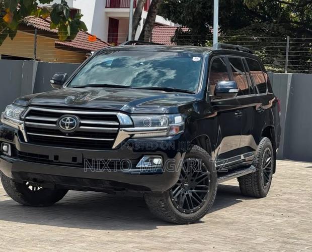 Toyota Land Cruiser 2021 Black