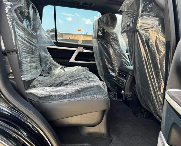 Toyota Land Cruiser 2021 Black