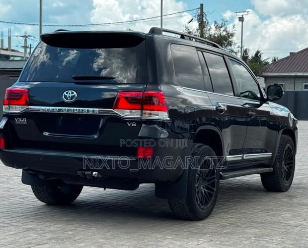 Toyota Land Cruiser 2021 Black