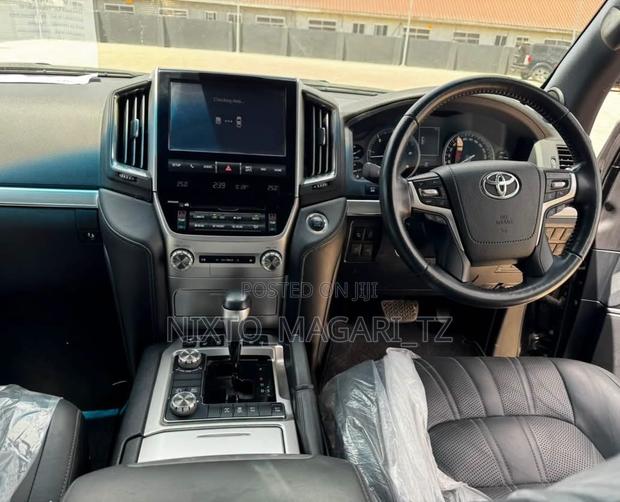 Toyota Land Cruiser 2021 Black