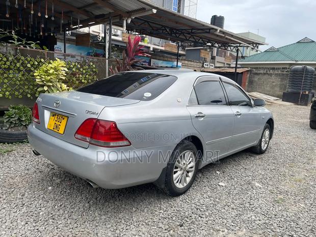 Toyota Crown Royale 2005 Silver