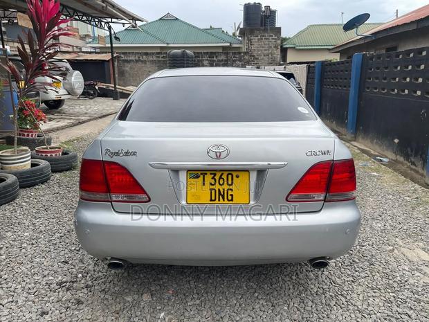 Toyota Crown Royale 2005 Silver