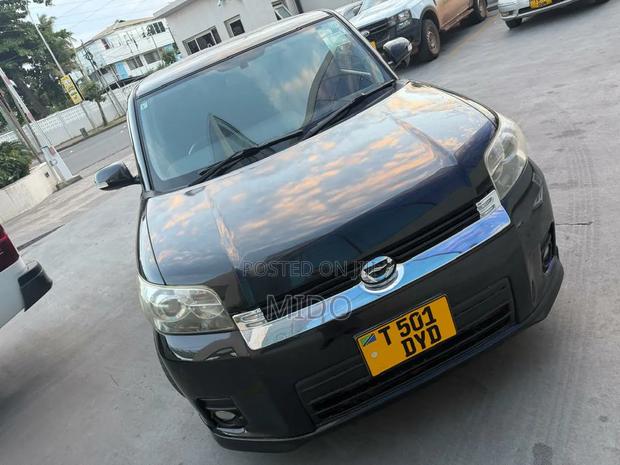 Toyota Rumion 2024 Black