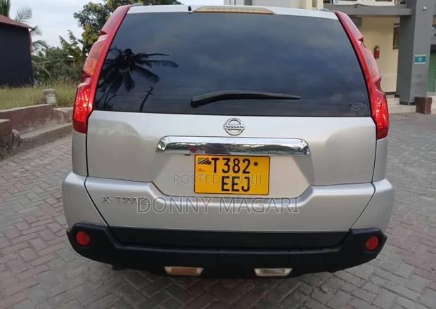 Nissan X-Trail 2010 Silver