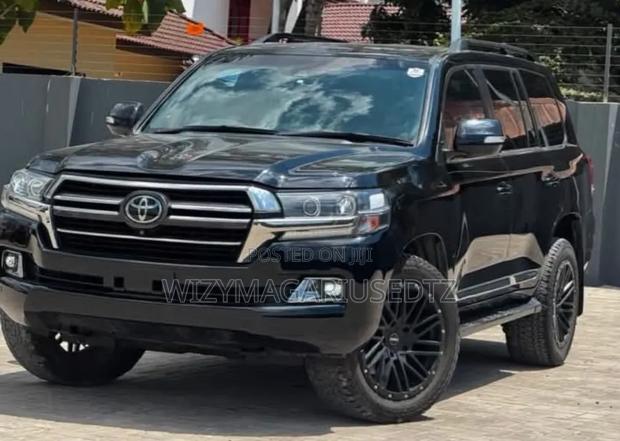 Toyota Land Cruiser 2021 Burgundy