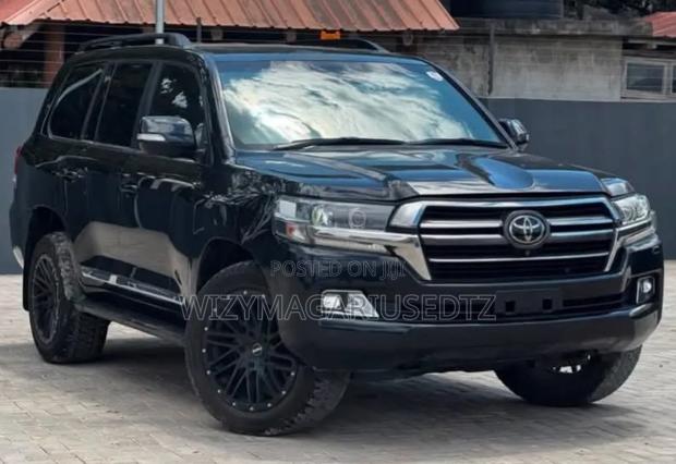 Toyota Land Cruiser 2021 Burgundy