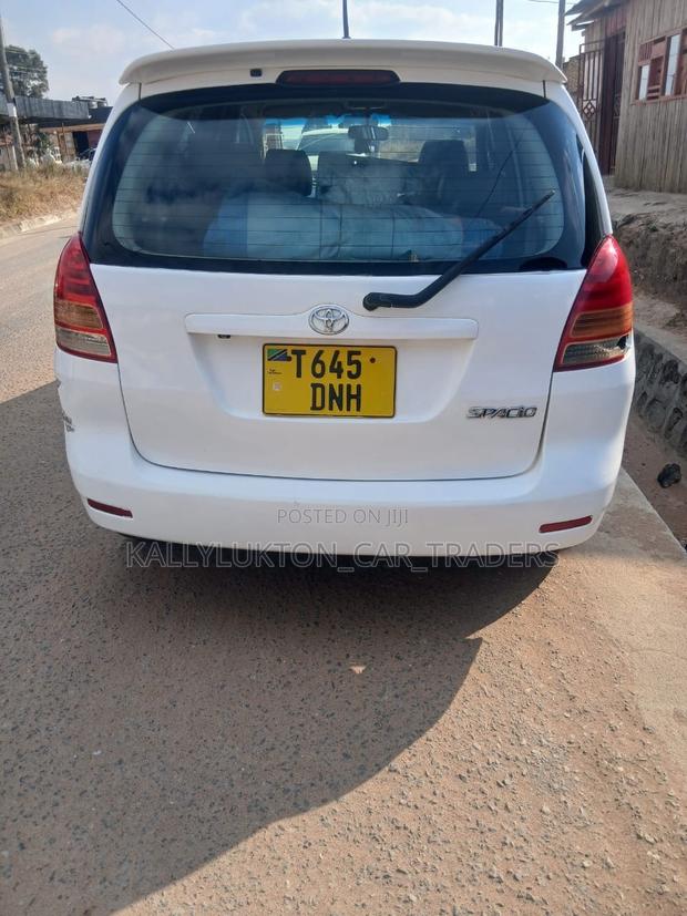 Toyota Corolla Spacio 2006 White